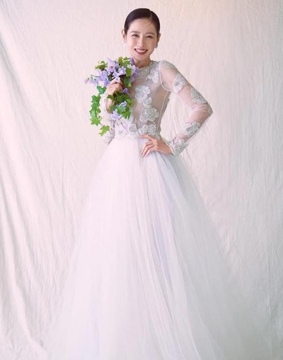 Son Ye Jin và Huyn Bin, váy cưới của Son Ye Jin, sao Hàn