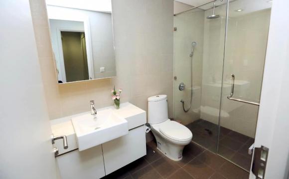 Huyền Ny, Huyền Ny bán nhà, nhà sao 