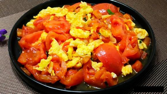 trứng sốt, trứng sốt cà chua, cà chua thái hạt lựu, cách làm trứng sốt cà chua