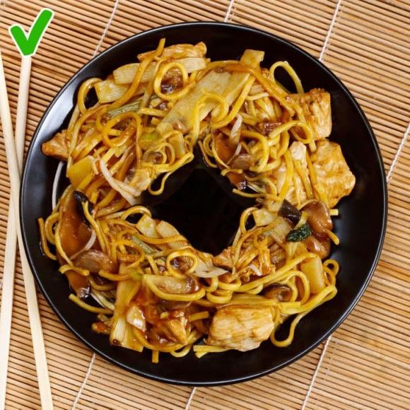 cách dùng máy rửa bát, cách chiên trứng, sai lầm trong nhà bếp 