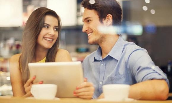 dấu hiệu người yêu thao túng, thao túng cảm xúc, người yêu thao túng tình cảm