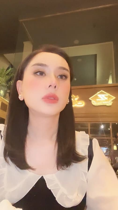 ca sĩ Lâm Khánh Chi, sao Việt