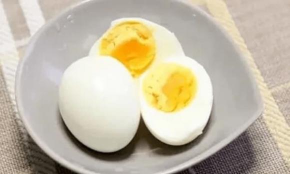 trứng luộc, lợi ích của ăn trứng luộc, món ngon mỗi ngày 