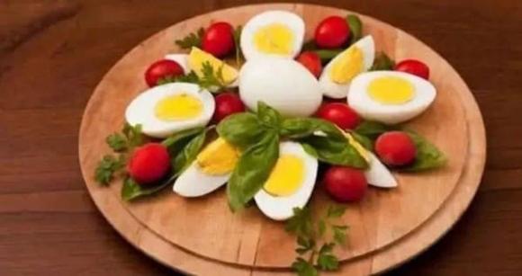 trứng luộc, lợi ích của ăn trứng luộc, món ngon mỗi ngày 