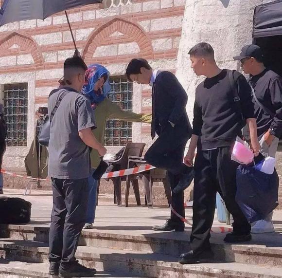 song joong ki, cau có, chảnh chọe, bệnh ngôi sao, sao hàn 