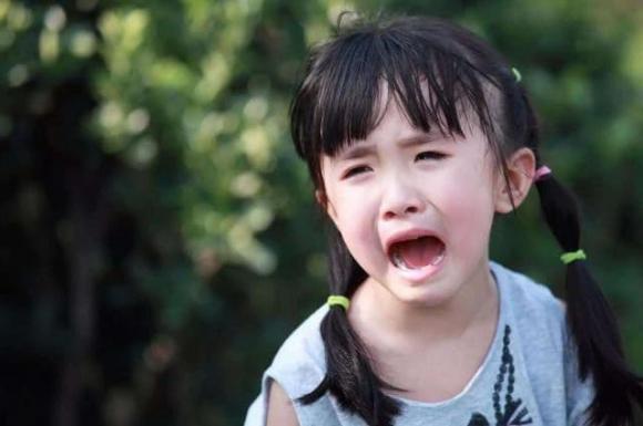 ông bố tiêu cực, nuôi dạy trẻ, tổn thương trẻ