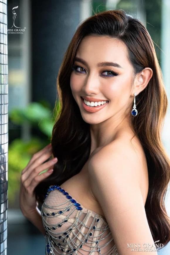 hoa hậu thùy tiên, sao việt 