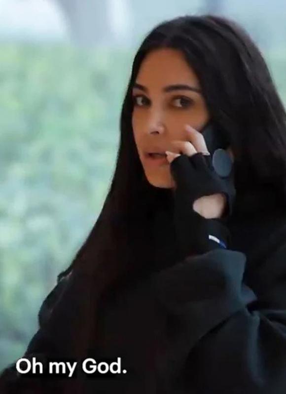 Kim Kardashian gọi điện nhờ chồng cũ Kanye West giúp vì poster quảng cáo clip nóng của cô bị con trai 6 tuổi nhìn thấy