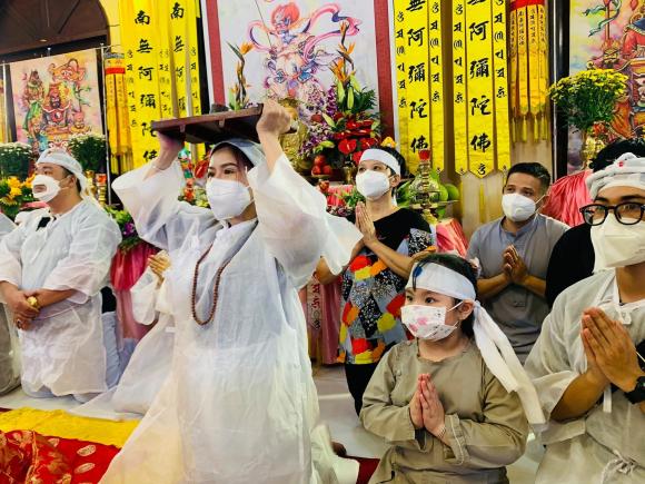 ca sĩ Bình Tinh, sao Việt