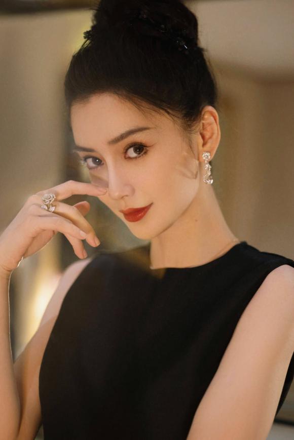 Angelababy, Angelababy và Huỳnh Hiểu Minh ly hôn, thân hình Angelababy, nhan sắc thật của Angelababy, sao Hoa ngữ