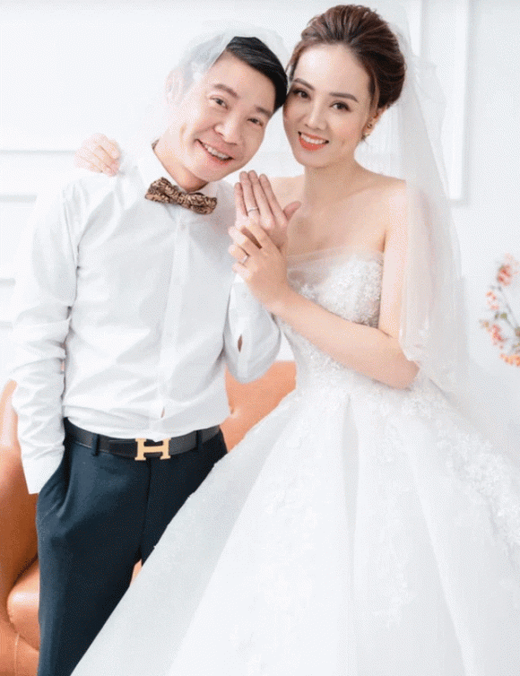 277815286_7747489551988499_5780308178801305587_n-ngoisaovn-w1284-h1712.jpeg 2 nsnd công lý, sao việt, bà xã công lý, ngọc hà