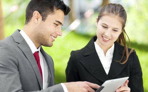 môi trường công sở, công sở, người trung thực có bị đồng nghiệp bắt nạt không