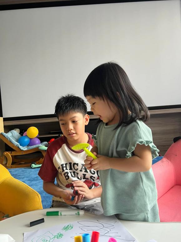 doanh nhân cường đô la,nữ ca sĩ đàm thu trang, con gái Cường Đô La, sao Việt