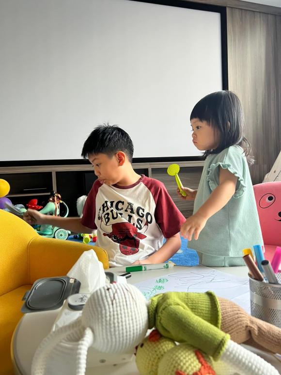 doanh nhân cường đô la,nữ ca sĩ đàm thu trang, con gái Cường Đô La, sao Việt