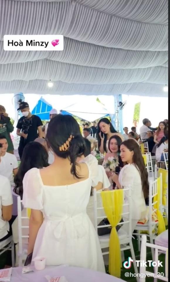 ca sĩ Hòa Minzy, sao Việt