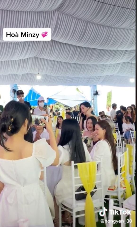ca sĩ Hòa Minzy, sao Việt