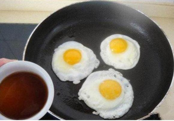 trứng, trứng chiên, trứng ốp, dạy nấu ăn