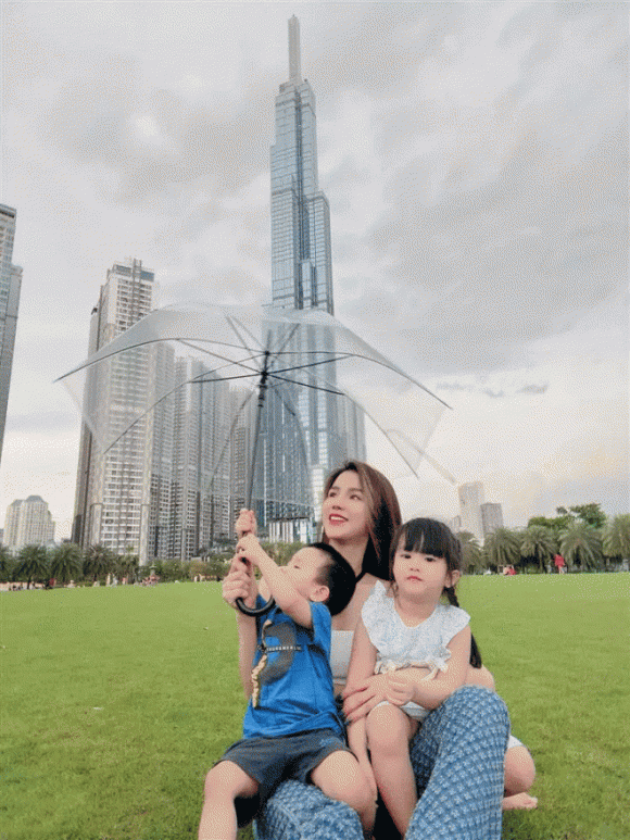 277615957_1713944562280978_4463495496302788281_n-ngoisaovn-w750-h1000.gif 1 diệp lâm anh, sao việt