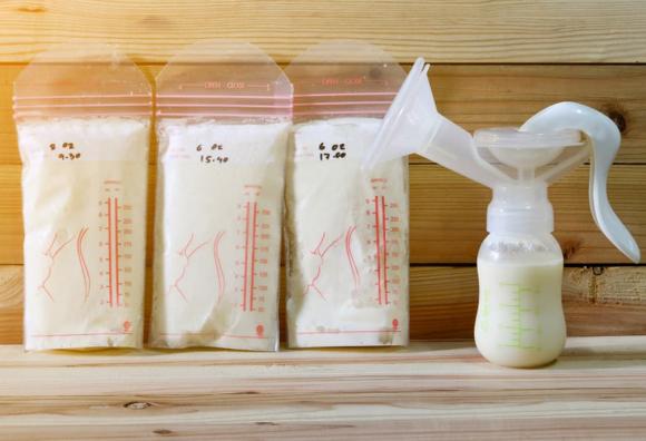 chăm con, sữa mẹ, bảo quản sữa mẹ, sữa mẹ vắt ra để được bao lâu, bảo quản sữa mẹ đúng cách
