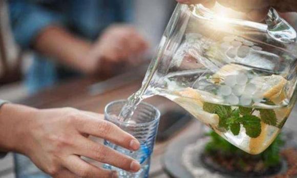 uống nước, uống nhiều nước, mẹo uống nhiều nước, bổ sung nước
