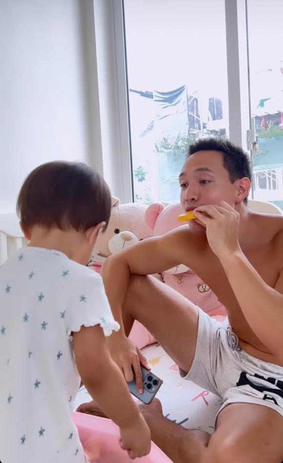ca sĩ Hồ Ngọc Hà,diễn viên Kim Lý,cặp sinh đôi của Hà Hồ,sao Việt