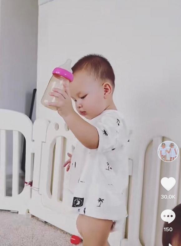 ca sĩ Hồ Ngọc Hà,diễn viên Kim Lý,cặp sinh đôi của Hà Hồ,sao Việt