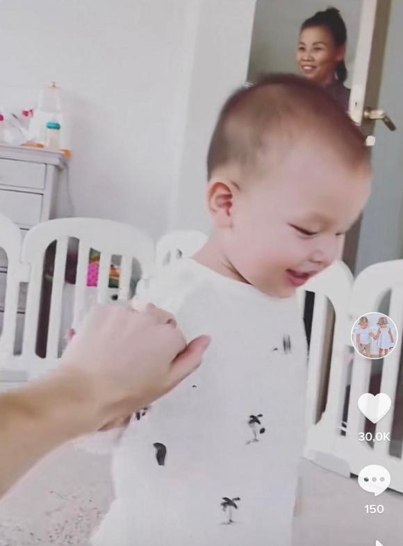 ca sĩ Hồ Ngọc Hà,diễn viên Kim Lý,cặp sinh đôi của Hà Hồ,sao Việt