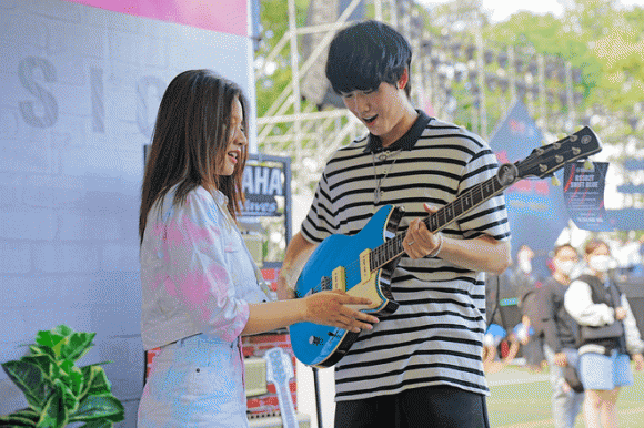 1_Fanny Trần - Vũ Thịnh_resize.png 2 Janus Campus Tour, Vũ Thịnh - Fanny Trần, Changmie, Trí thịt boà, giới trẻ