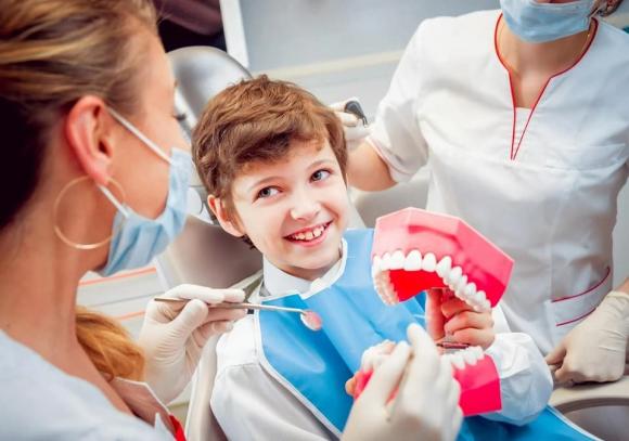 niềng răng, niềng răng cho trẻ, dấu hiệu trẻ cần niềng răng, niềng răng trẻ em