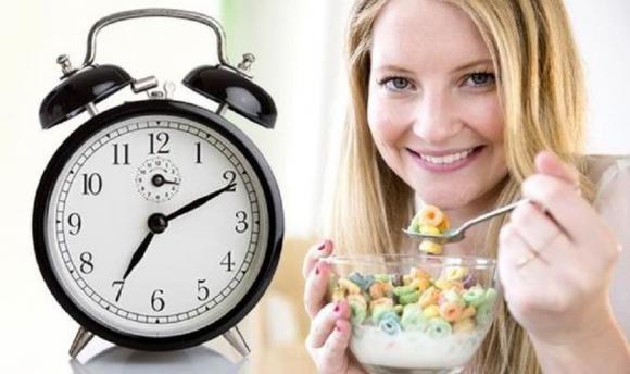thời điểm ăn để giảm cân, thời gian các bữa ăn trong ngày, giảm cân, chế độ ăn giảm cân