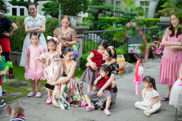 nữ hoàng sắc đẹp Ngọc Duyên,sao Việt