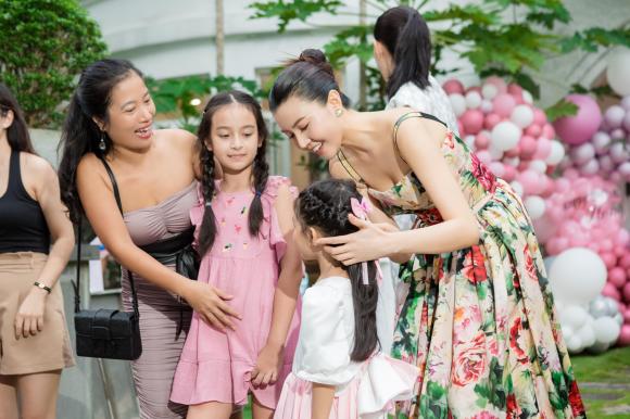 nữ hoàng sắc đẹp Ngọc Duyên,sao Việt