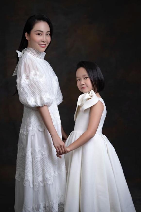 Con gái Linh Nga càng lớn càng xinh đẹp khả ái, thừa hưởng nhan sắc tuyệt mĩ từ mẹ mình