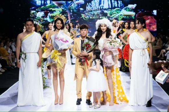 279242836_1007470889974950_1487622813944819389_n-ngoisaovn-w768-h512 0 NTK Tommy Nguyễn, BST Giấc mơ hoa, Show Angel Night