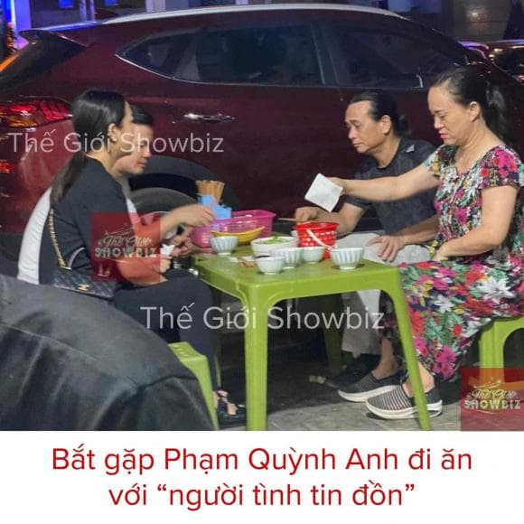 Phạm Quỳnh Anh bị bắt gặp đi ăn với tình trẻ
