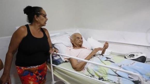 Cụ bà 121 tuổi, người cao tuổi nhất thế giới, Gomes dos Reis, kỳ lạ, chuyện lạ