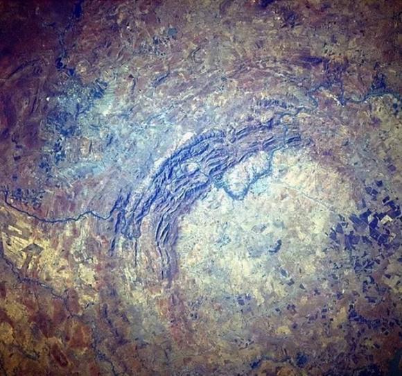 trái đất, miệng núi lửa, kho báu, vàng