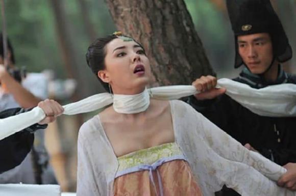 Hoàng đế Chu Đệ, Chu Đệ, Hoàng Đế Vĩnh Lạc, vụ án giết 3000 cung nữ, thảm sát 3000 cung nữ, thảm sát hậu cung Vĩnh Hằng