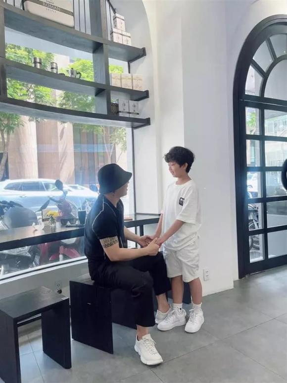ông trùm chân dài vũ khắc tiệp, sao Việt