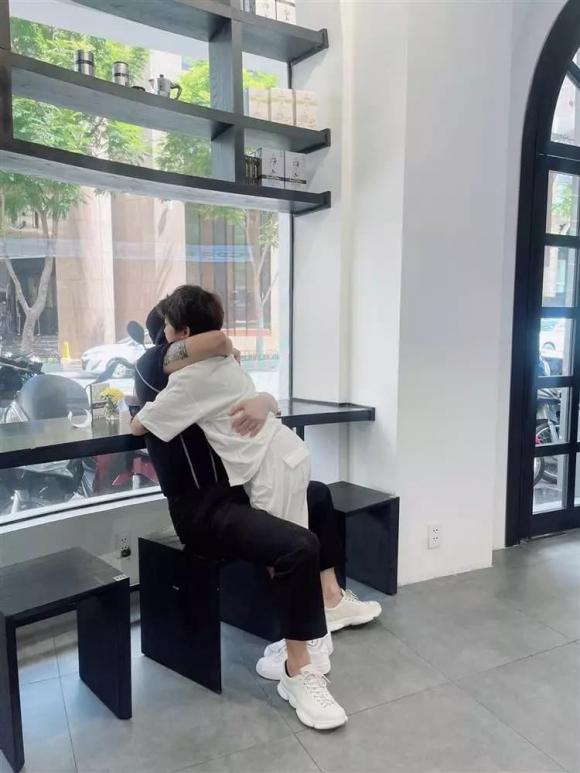 ông trùm chân dài vũ khắc tiệp, sao Việt
