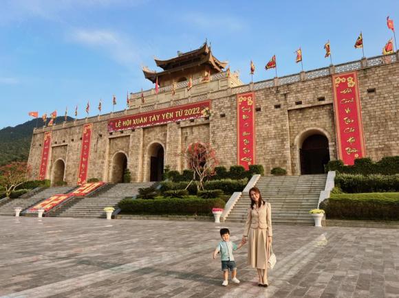 ca sĩ Hòa Minzy,sao Việt