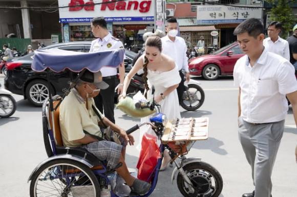 Hoa hậu Bùi Thị Hà, sao việt, tập đoàn bảo vệ Long Hoàng