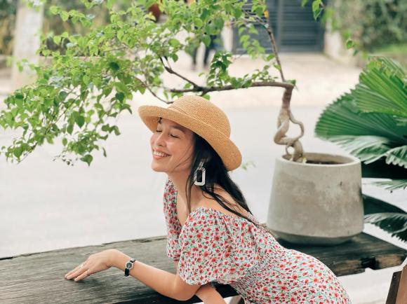 Nữ ca sĩ, Hiền Thục, Sao Việt