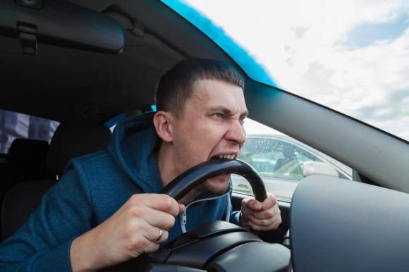 lái xe, lái xe an toàn, mẹo lái xe, lái xe trên đường cao tốc