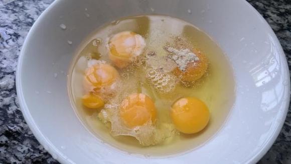 trứng chiên, trứng chiên tôm, món ăn ngon, chiên trứng