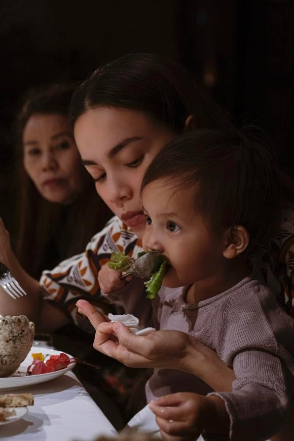 ca sĩ Hồ Ngọc Hà,nữ ca sĩ hồ ngọc hà,diễn viên Kim Lý,sao Việt,cặp song sinh nhà Hà Hồ