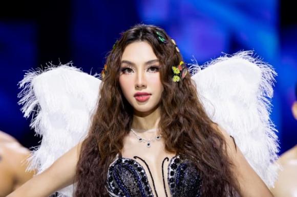 hoa hậu Thùy Tiên, sao Việt