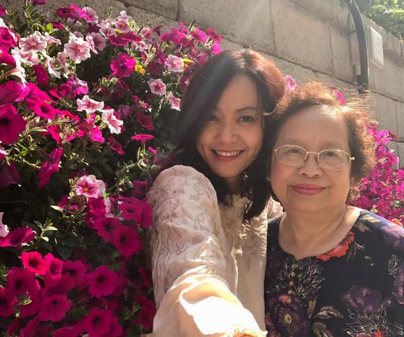 Diễn viên hồng ánh,mẹ diễn viên hồng ánh qua đời,sao việt