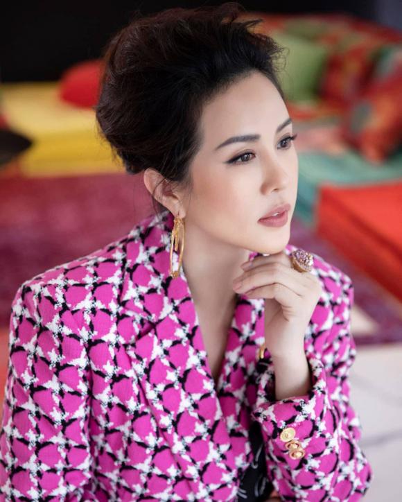 nữ ca sĩ Vy Oanh, hoa hậu Thu Hoài, sao Việt