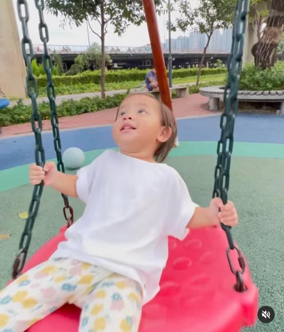 nữ ca sĩ hồ ngọc hà,ca sĩ Hồ Ngọc Hà,diễn viên Kim Lý,sao Việt,cặp sinh đôi của Hà Hồ